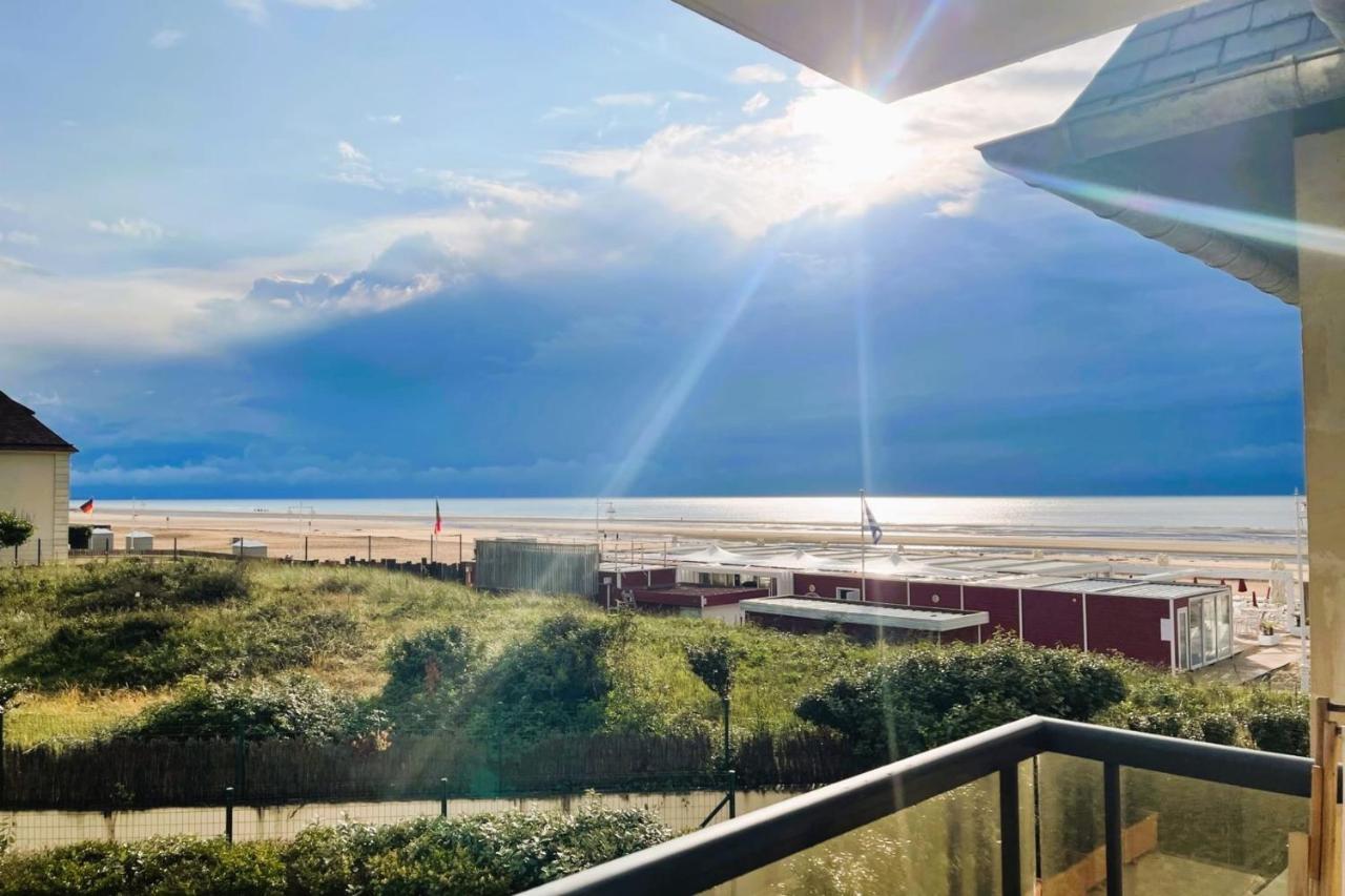 The Ammonite Sea View With Large Balcony Apartment เบแนร์วิลล์-ซูร์-แมร์ ภายนอก รูปภาพ