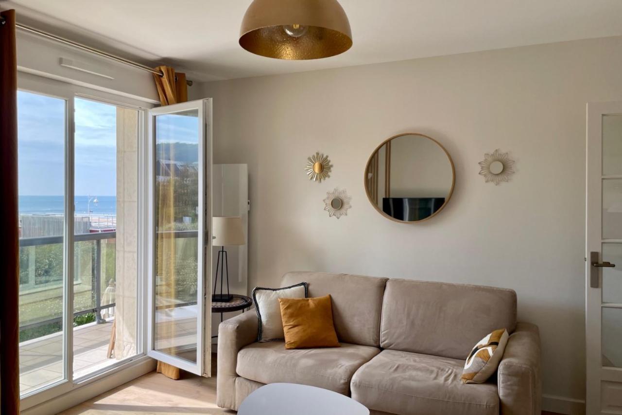 The Ammonite Sea View With Large Balcony Apartment เบแนร์วิลล์-ซูร์-แมร์ ภายนอก รูปภาพ
